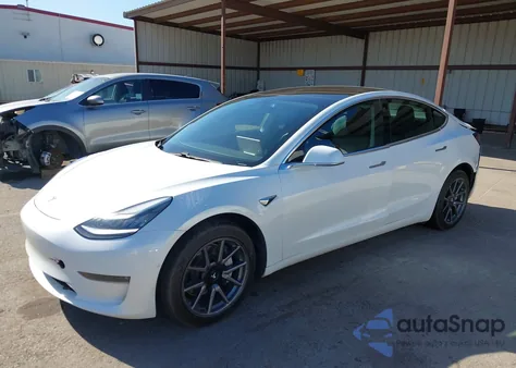 2020 Tesla Model 3 Long Range Dual Motor All-Wheel Drive z USA, uszkodzony, nr VIN 5YJ3E1EB7LF637536